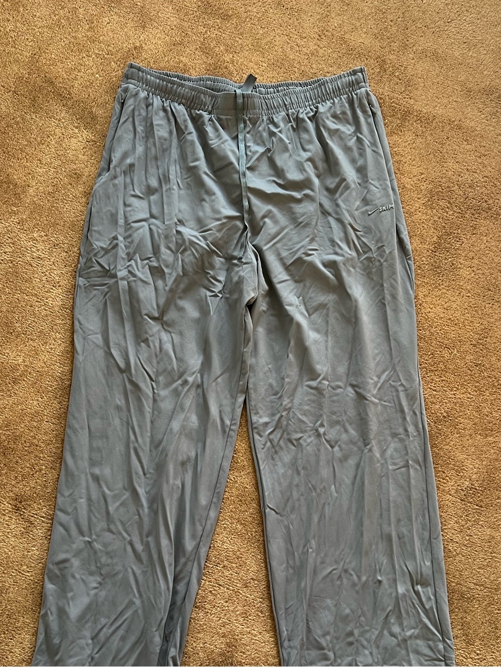 NikeSKIMS Airy Track Pant - Picture 8 of 9
